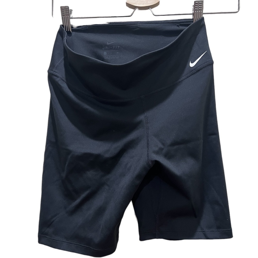 Nike size small EUC